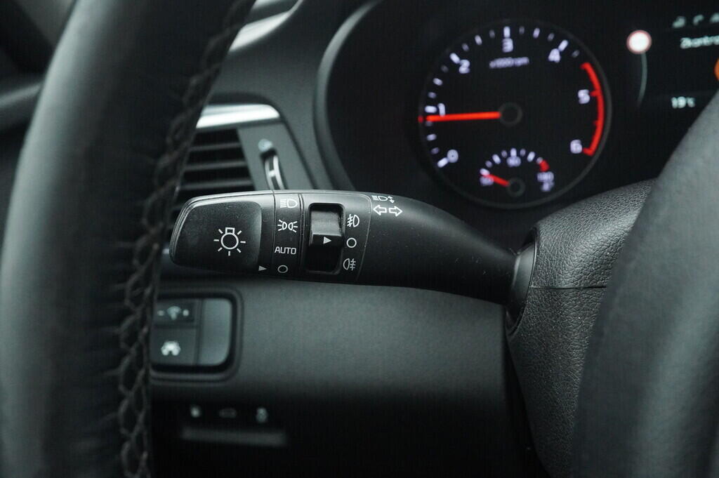 O419V07696_24.webp_OPTIMA Spirit 1.7  104 kW manuál