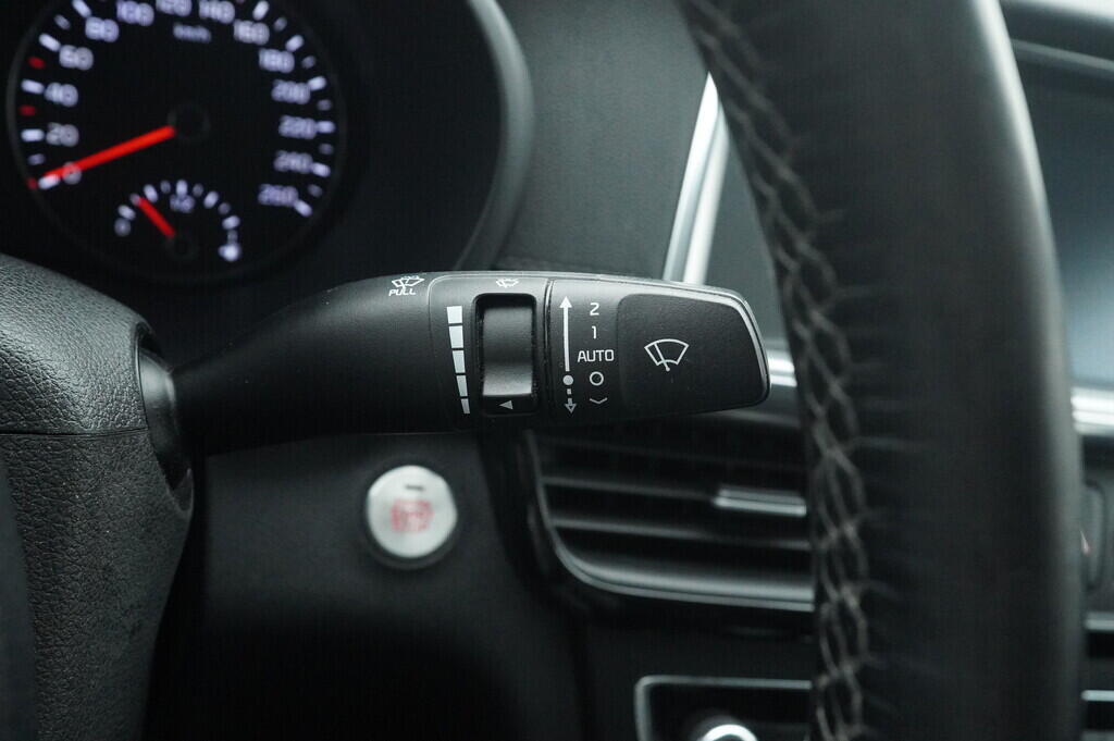 O419V07696_25.webp_OPTIMA Spirit 1.7  104 kW manuál