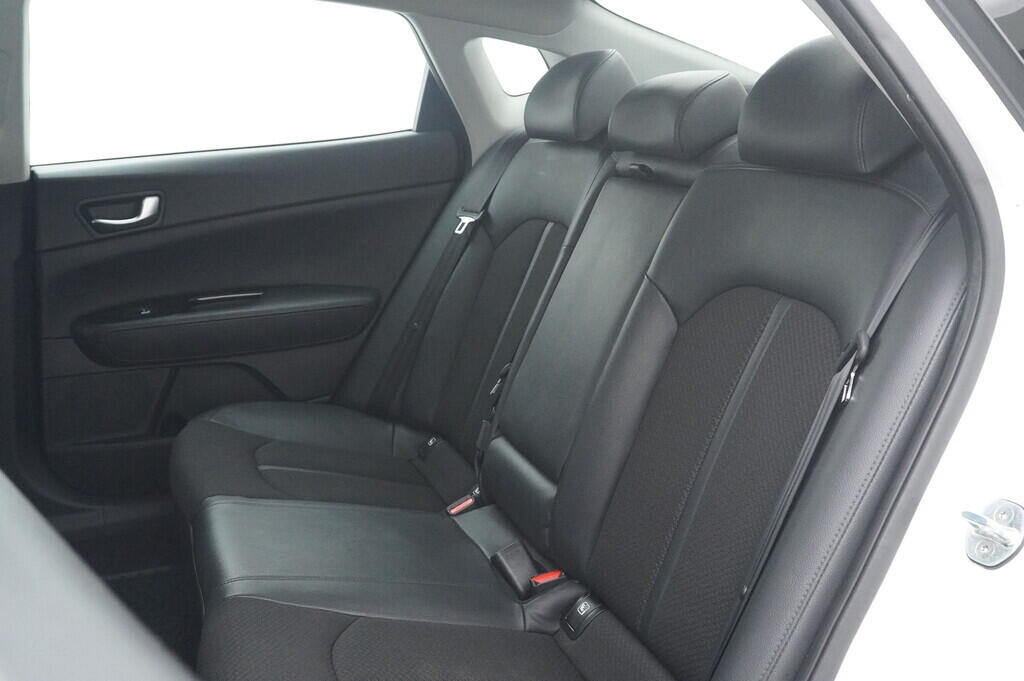 O419V07696_36.webp_OPTIMA Spirit 1.7  104 kW manuál