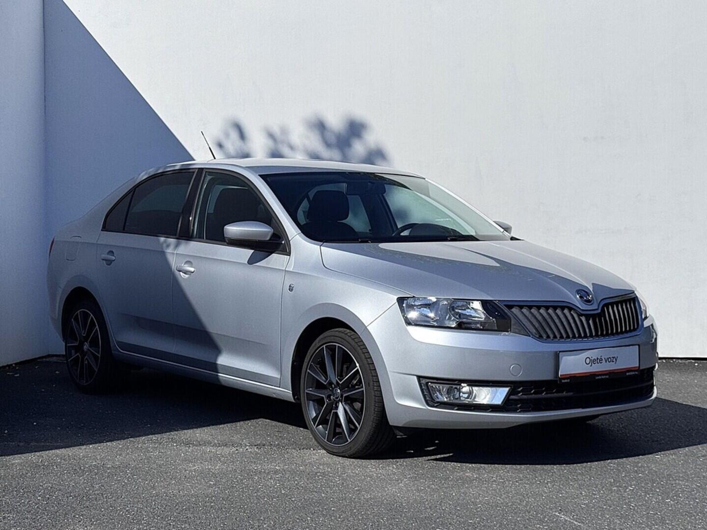 O419V07702_14.webp_RAPID Ambition Fresh 1.2 TSI 63 kW manuál