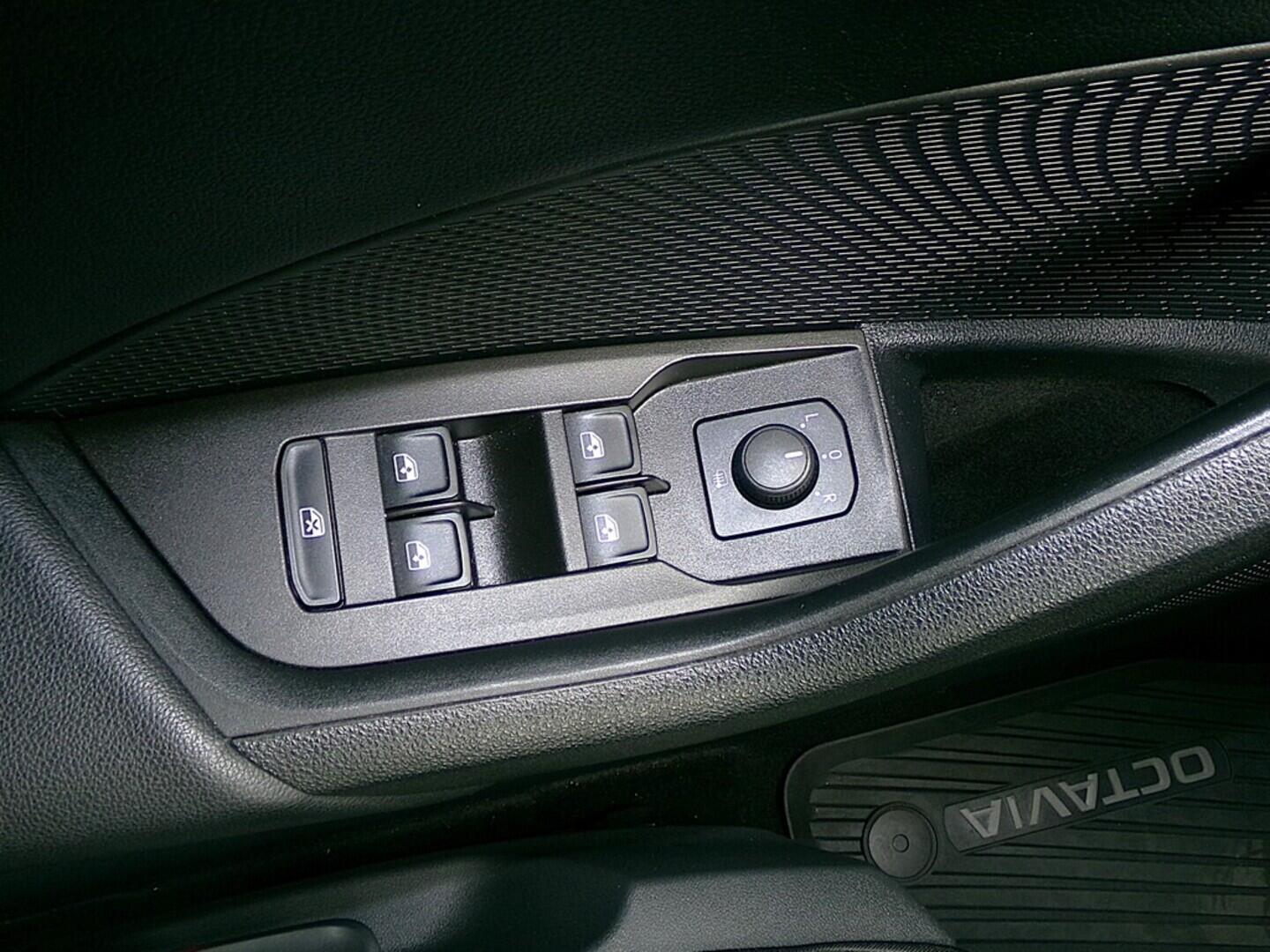 O419V07711_21.webp_OCTAVIA Ambition 1.5 TSI 110 kW automat, DPH