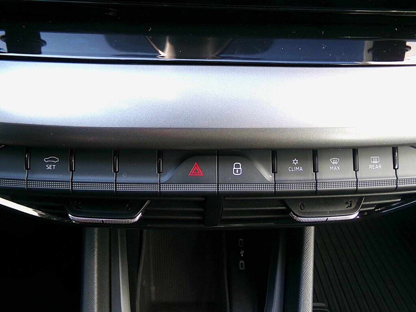 O419V07712_29.webp_OCTAVIA Active 2.0 TDI 85 kW manuál, DPH