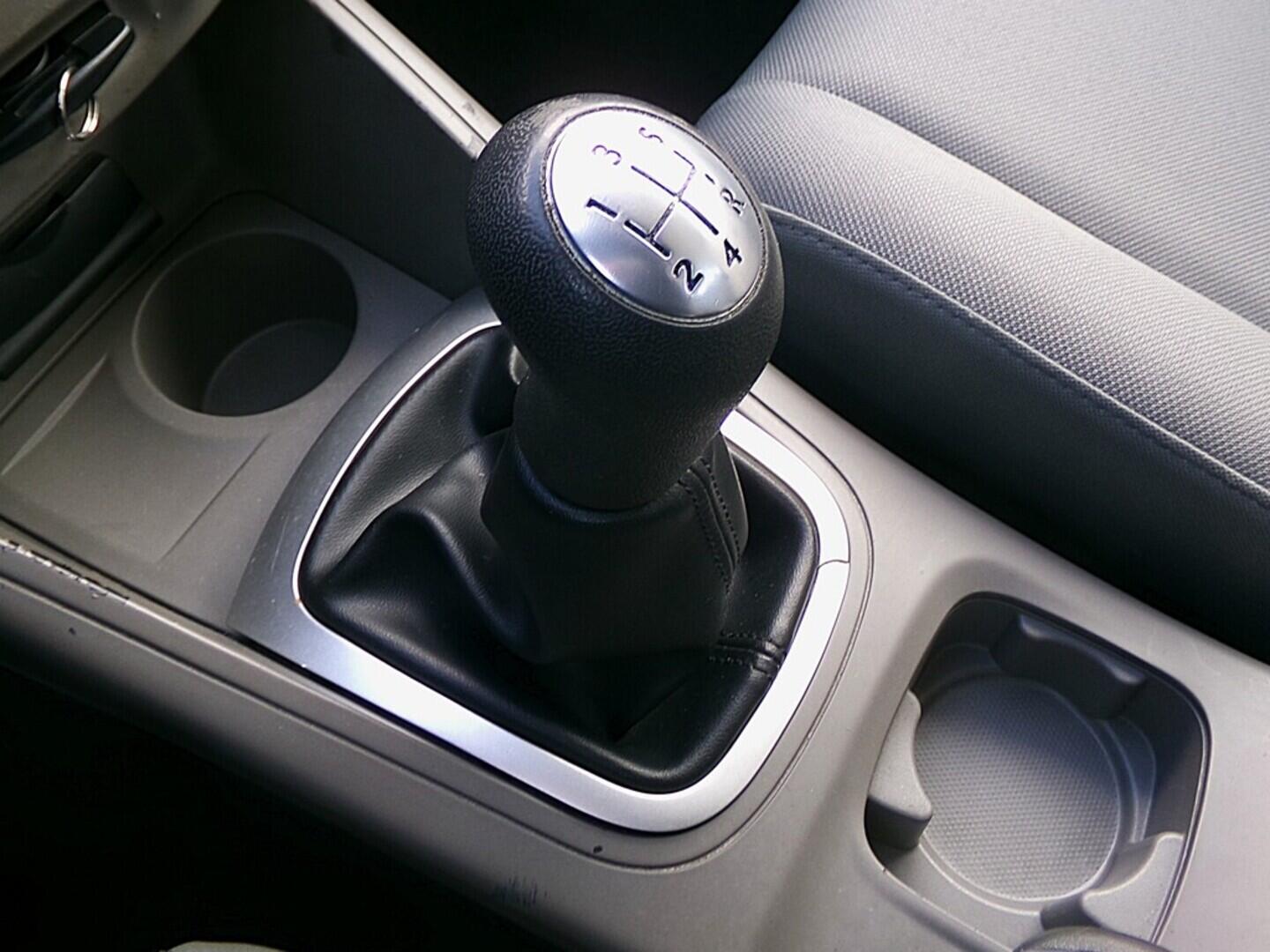 O419V07724_27.webp_MÉGANE  1.6  74 kW manuál