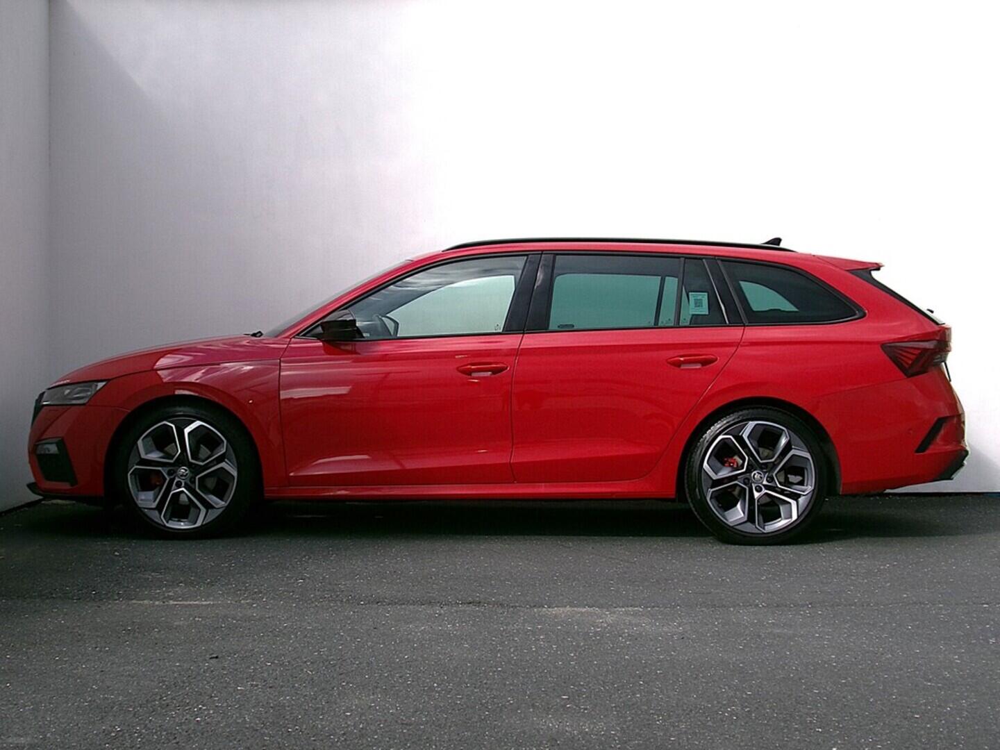 O419V07727_12.webp_OCTAVIA RS 2.0 TDI 147 kW automat, DPH