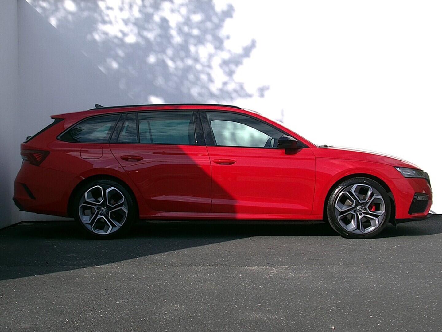 O419V07727_16.webp_OCTAVIA RS 2.0 TDI 147 kW automat, DPH