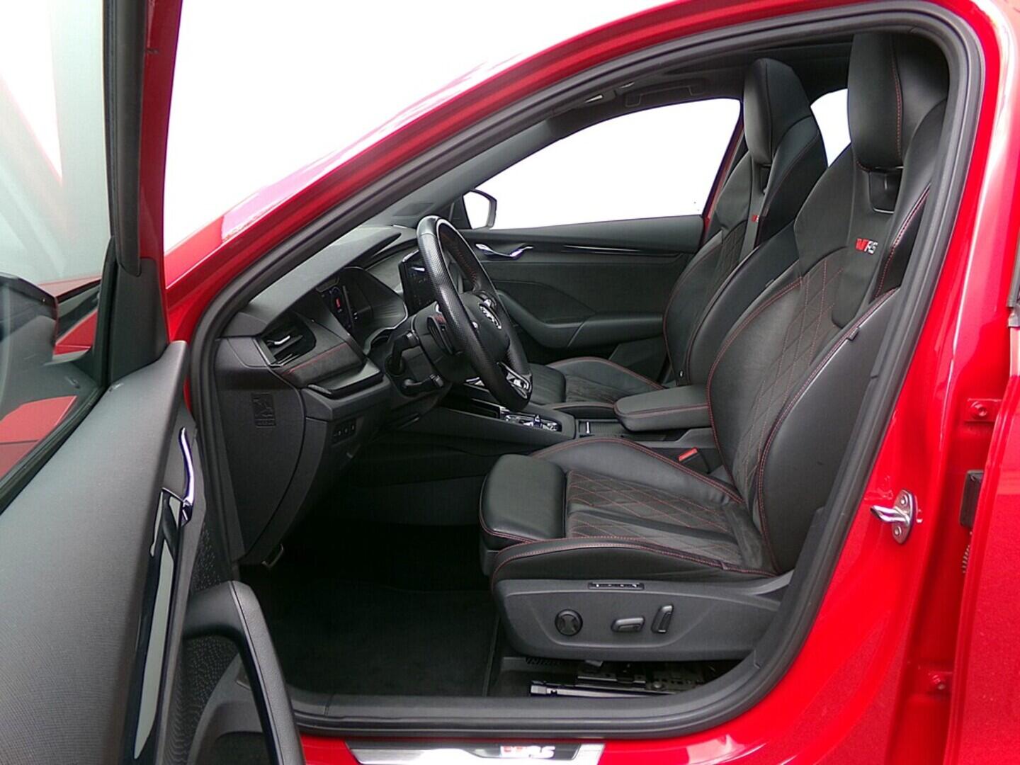 O419V07727_20.webp_OCTAVIA RS 2.0 TDI 147 kW automat, DPH