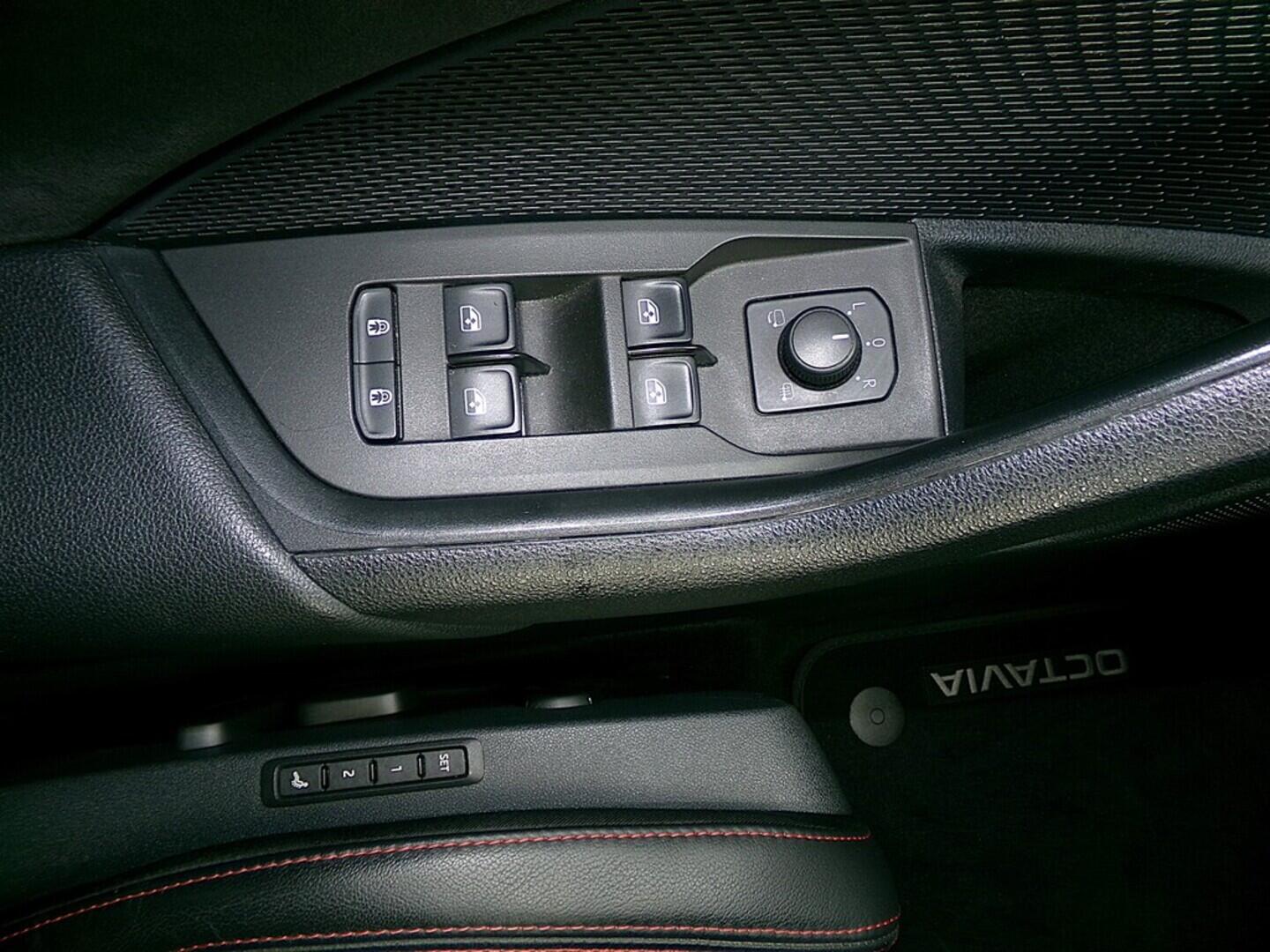 O419V07727_22.webp_OCTAVIA RS 2.0 TDI 147 kW automat, DPH