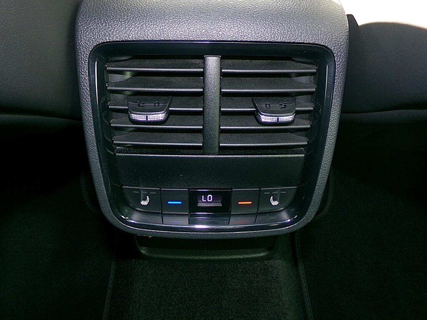 O419V07727_36.webp_OCTAVIA RS 2.0 TDI 147 kW automat, DPH