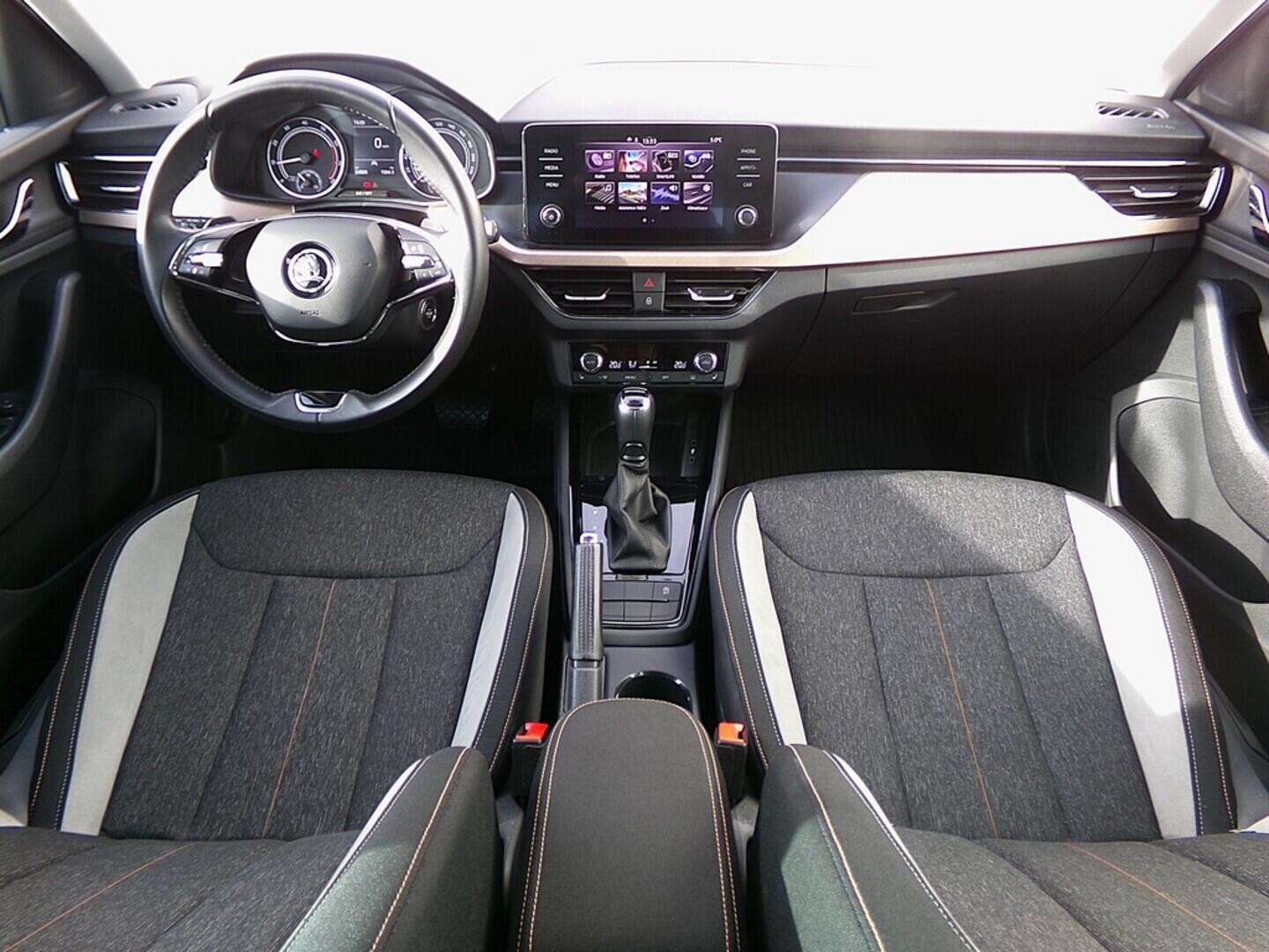 O419V07743_18.webp_SCALA  1.0 TSI 81 kW manuál, DPH