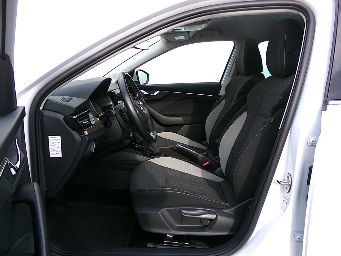 O419V07743_20.webp_SCALA  1.0 TSI 81 kW manuál, DPH