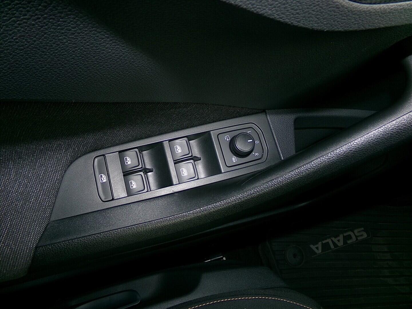 O419V07743_21.webp_SCALA  1.0 TSI 81 kW manuál, DPH