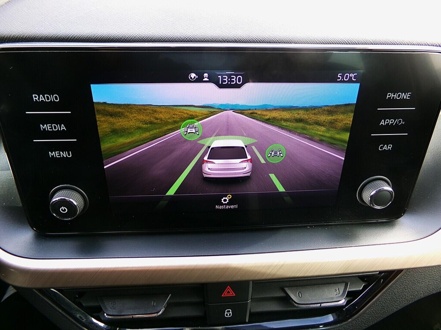 O419V07743_27.webp_SCALA  1.0 TSI 81 kW manuál, DPH