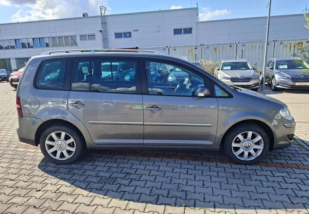 O419V07747_12.webp_TOURAN Highline 2.0 TDI 125 kW automat