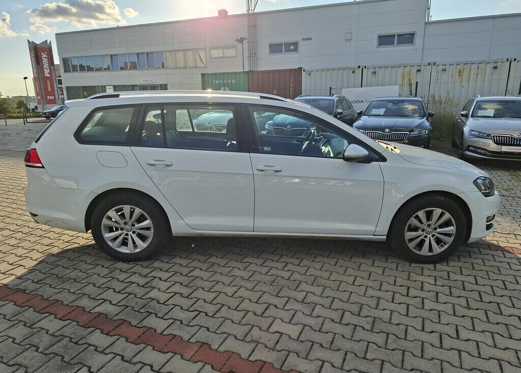 O419V07748_12.webp_GOLF VARIANT Comfortline 1.2 TSI 81 kW manuál