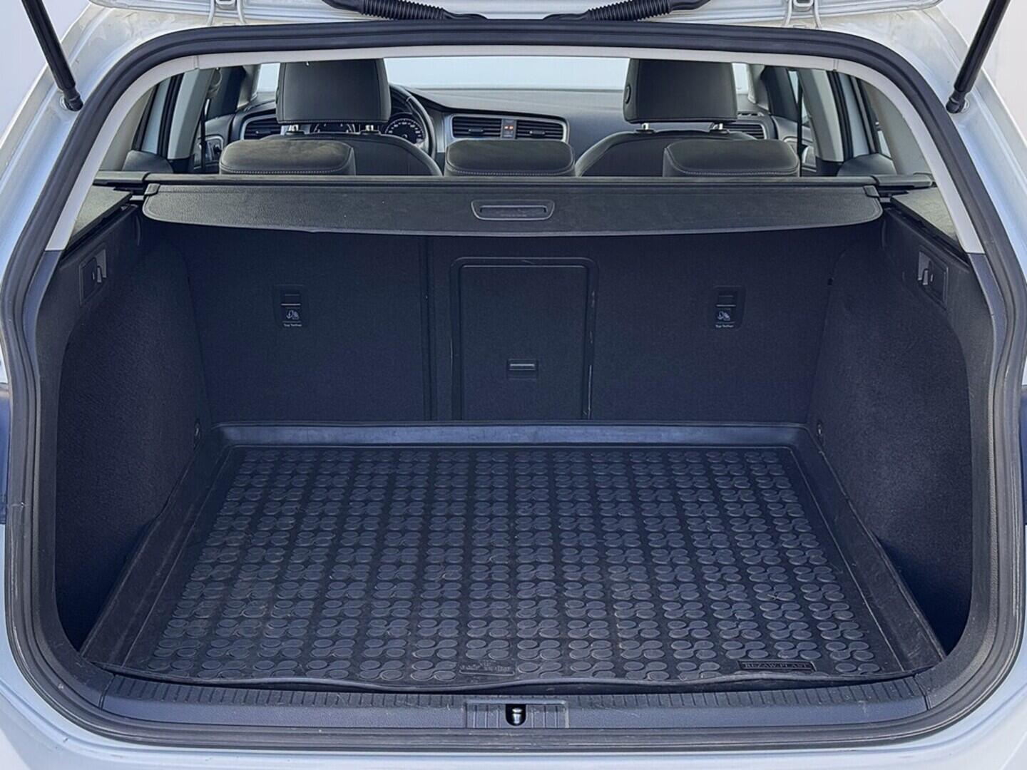 O419V07748_32.webp_GOLF VARIANT Comfortline 1.2 TSI 81 kW manuál