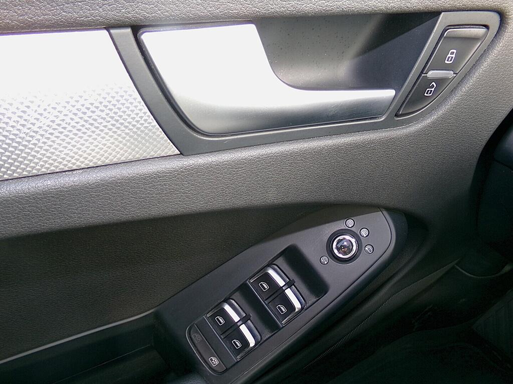 O419V07755_21.webp_A4 S-line 2.0 TDI 110 kW automat