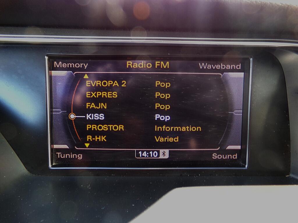 O419V07755_26.webp_A4 S-line 2.0 TDI 110 kW automat