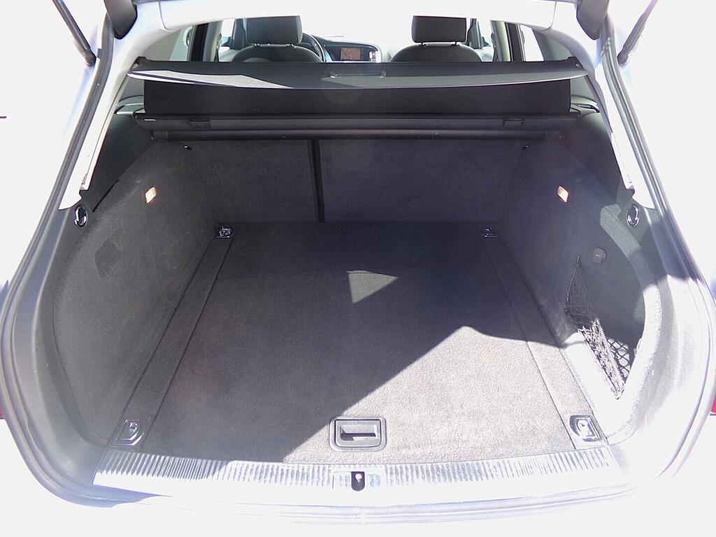 O419V07755_30.webp_A4 S-line 2.0 TDI 110 kW automat