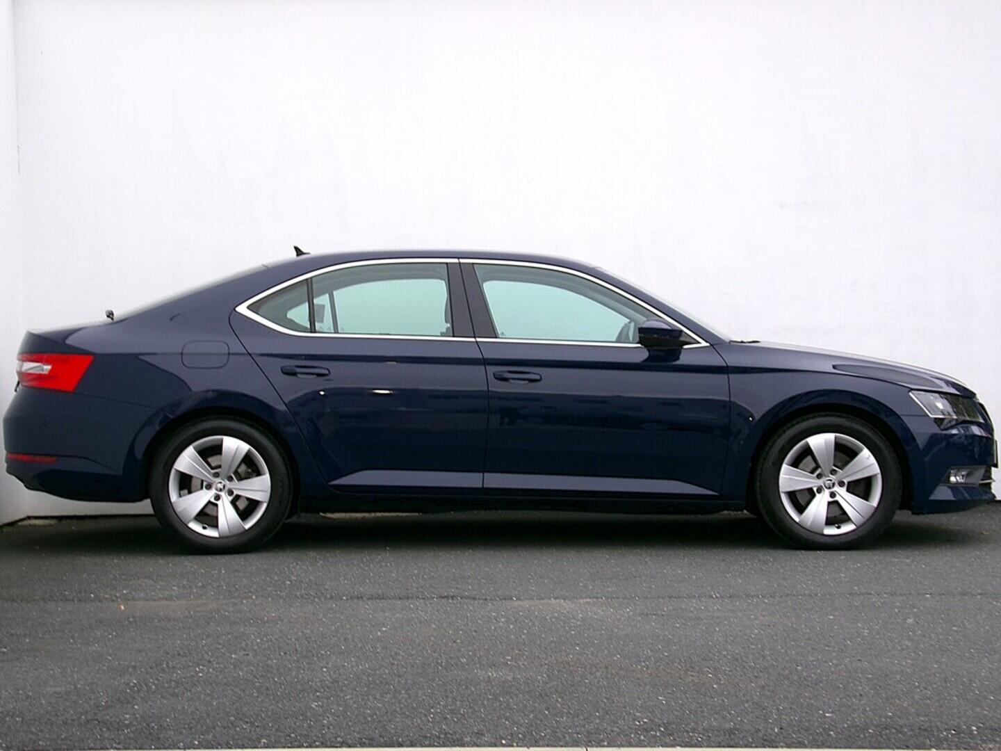 O419V07756_16.webp_SUPERB Ambition 2.0 TDI 110 kW automat