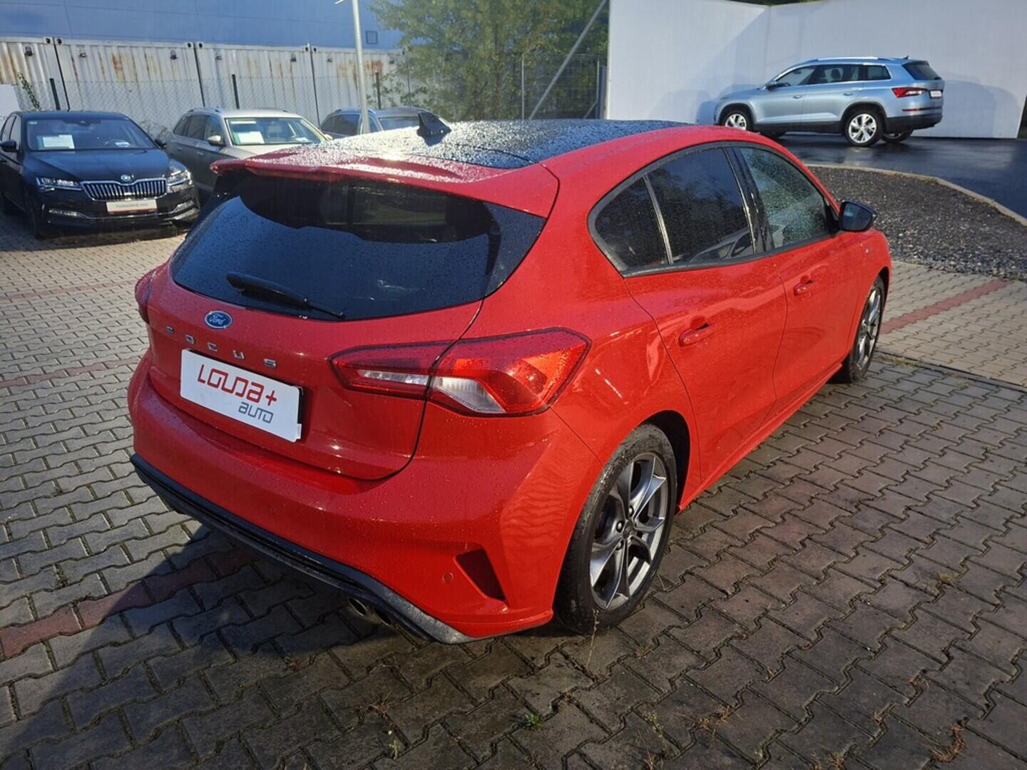 O419V07758_11.webp_FOCUS ST line 1.0  92 kW manuál