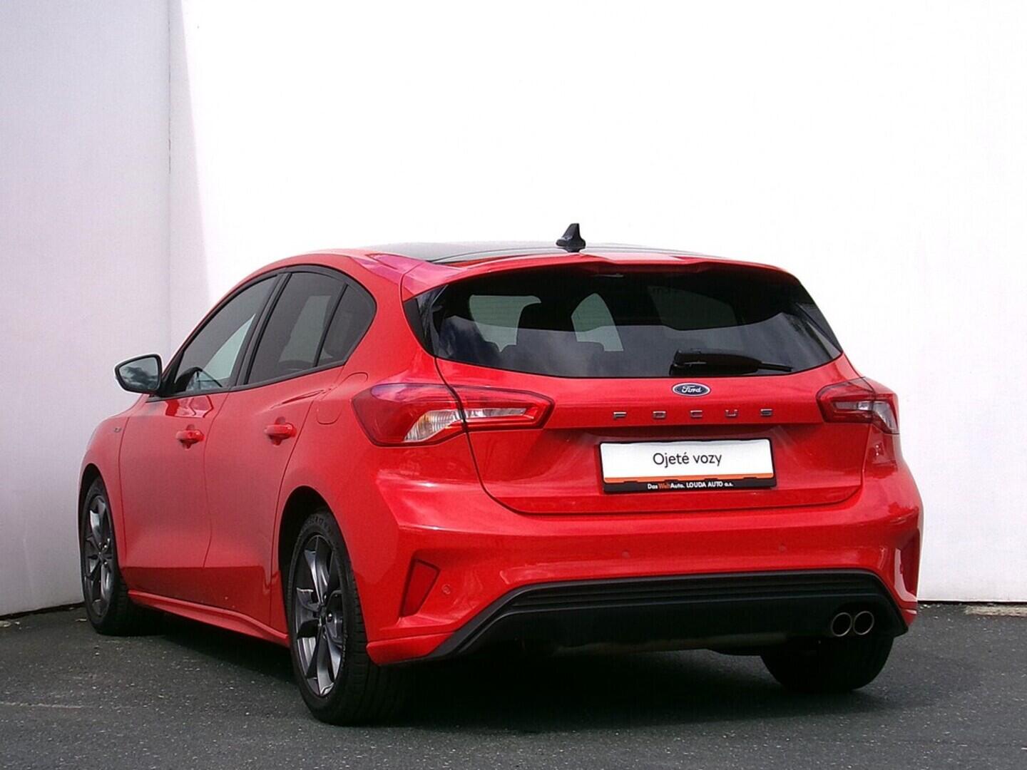 O419V07758_15.webp_FOCUS ST line 1.0  92 kW manuál