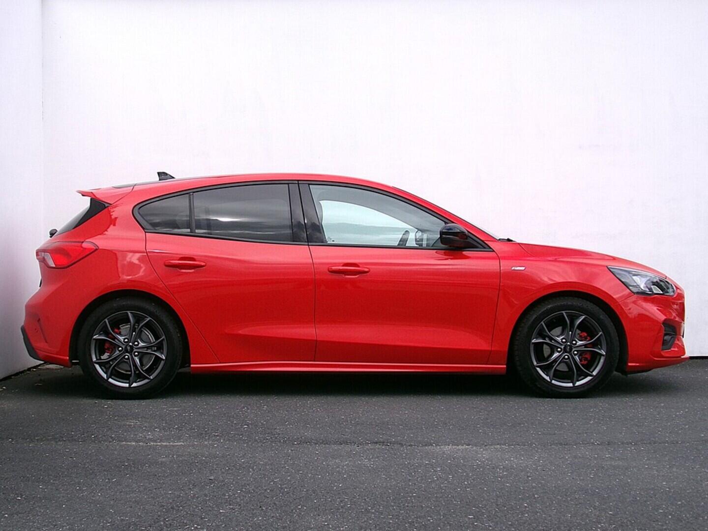 O419V07758_16.webp_FOCUS ST line 1.0  92 kW manuál