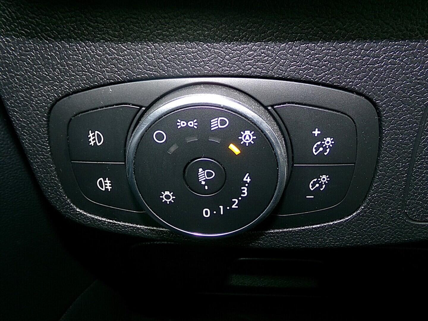 O419V07758_23.webp_FOCUS ST line 1.0  92 kW manuál