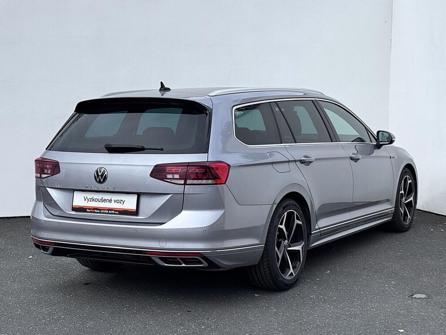 O419V07763_11.webp_PASSAT VARIANT R-Line 2.0 TSI 140 kW automat, DPH