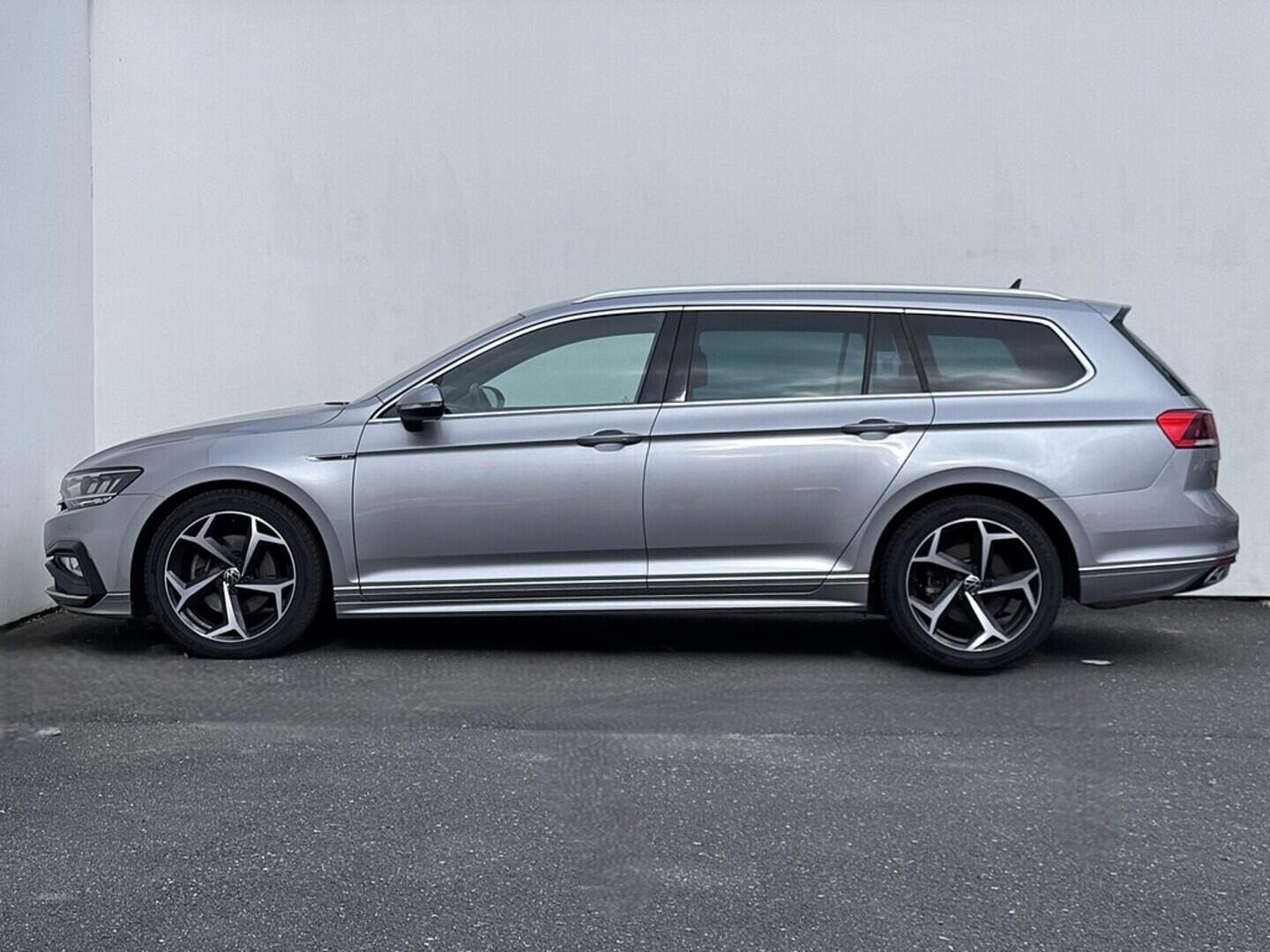 O419V07763_12.webp_PASSAT VARIANT R-Line 2.0 TSI 140 kW automat, DPH