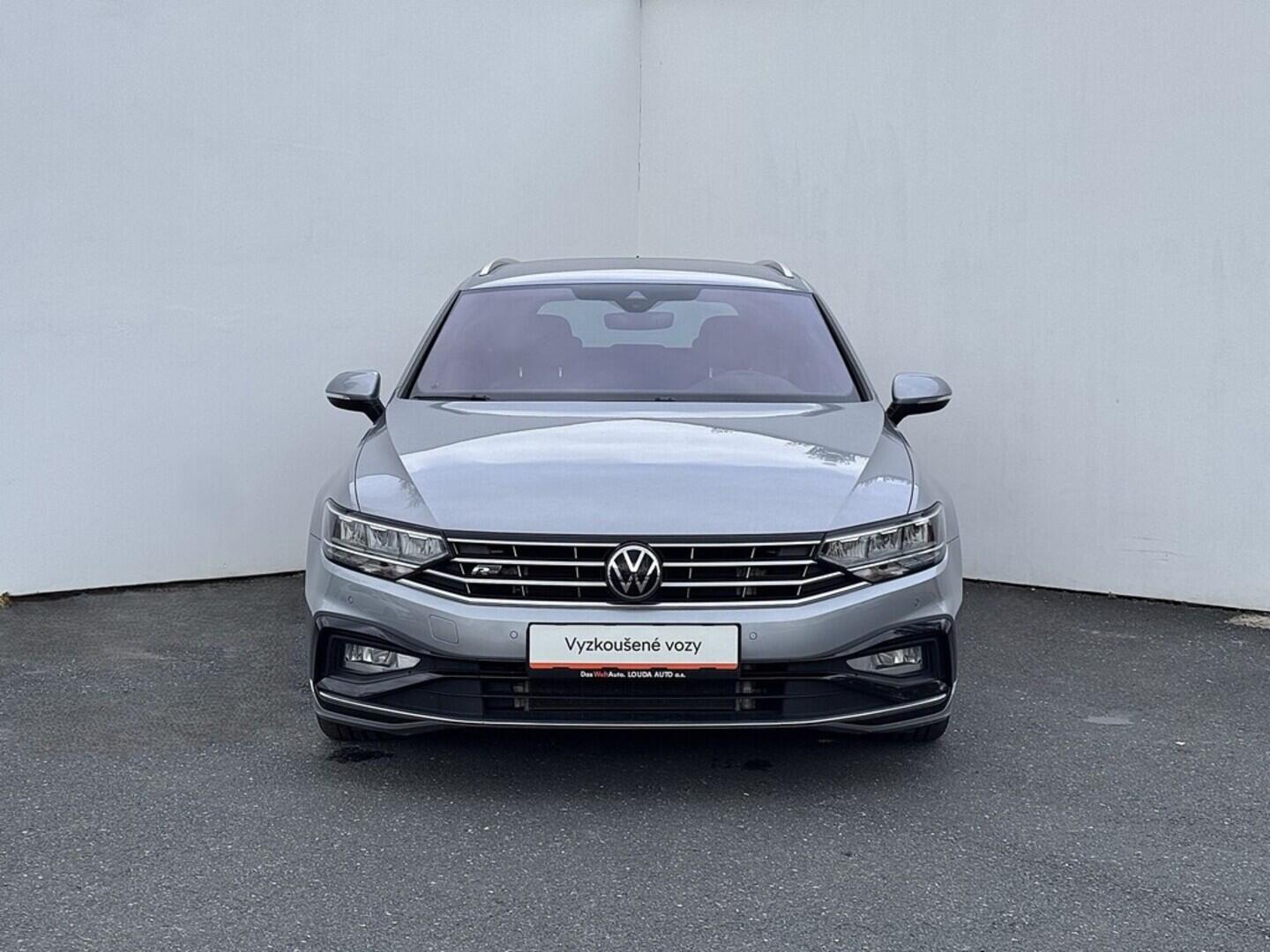 O419V07763_13.webp_PASSAT VARIANT R-Line 2.0 TSI 140 kW automat, DPH