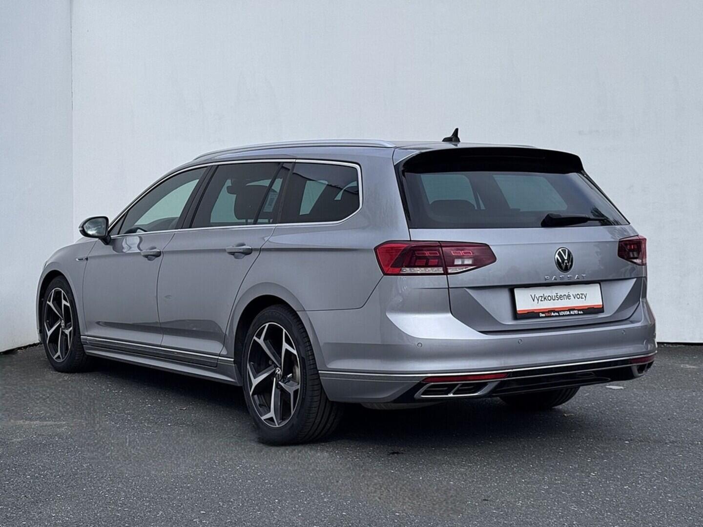 O419V07763_15.webp_PASSAT VARIANT R-Line 2.0 TSI 140 kW automat, DPH
