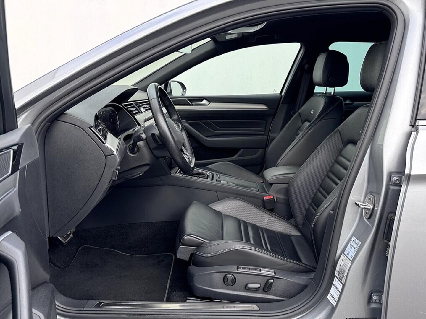 O419V07763_20.webp_PASSAT VARIANT R-Line 2.0 TSI 140 kW automat, DPH