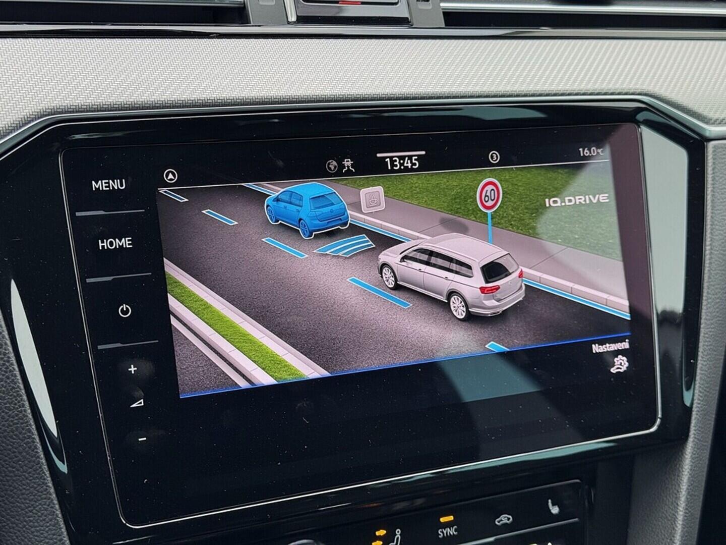 O419V07763_26.webp_PASSAT VARIANT R-Line 2.0 TSI 140 kW automat, DPH