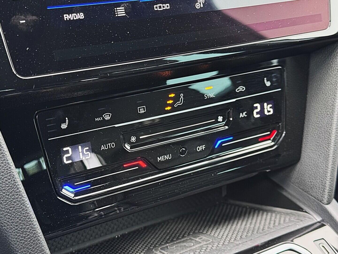 O419V07763_29.webp_PASSAT VARIANT R-Line 2.0 TSI 140 kW automat, DPH