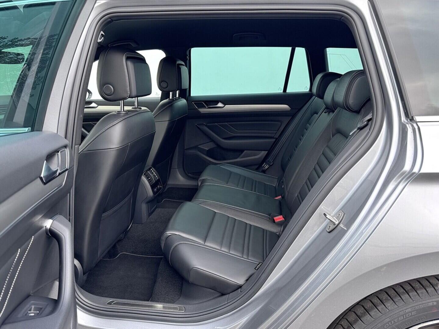 O419V07763_31.webp_PASSAT VARIANT R-Line 2.0 TSI 140 kW automat, DPH