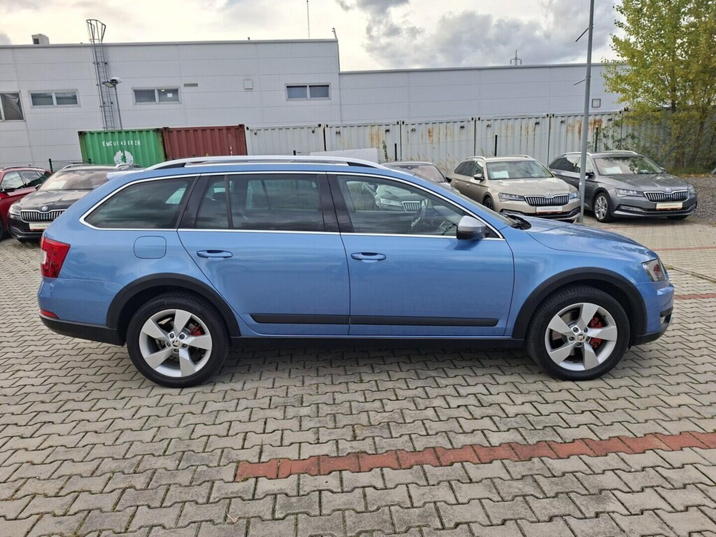 O419V07771_12.webp_OCTAVIA Scout 1.8 TSI 132 kW automat