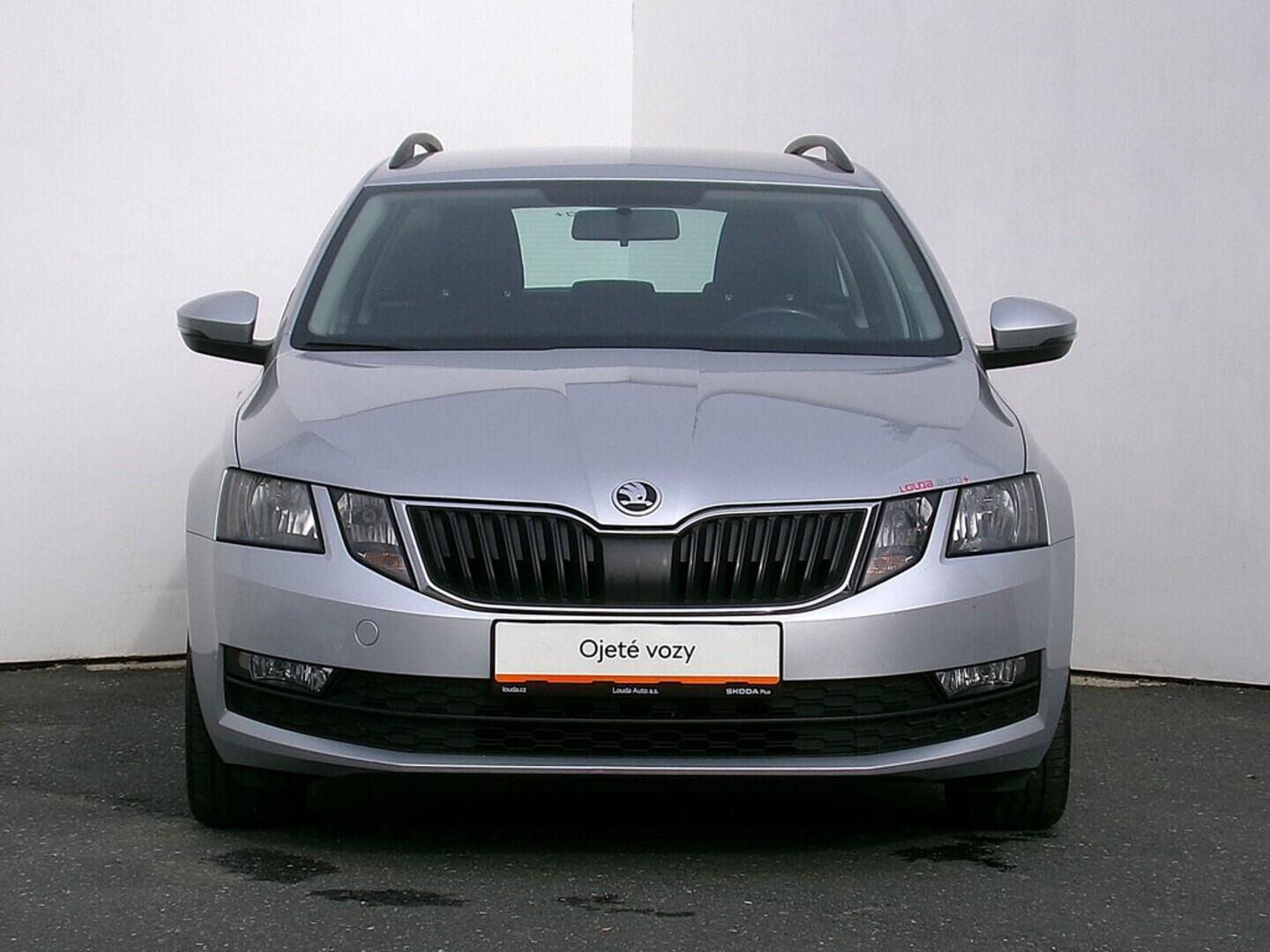 O419V07776_13.webp_OCTAVIA Ambition 1.6 TDI 85 kW manuál