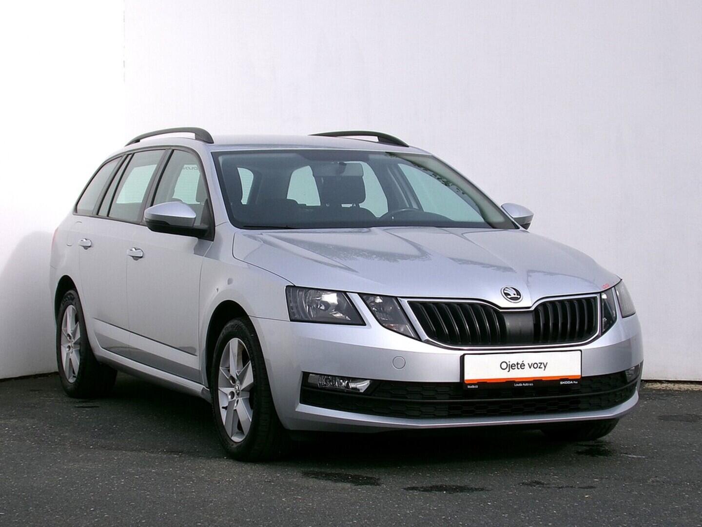 O419V07776_14.webp_OCTAVIA Ambition 1.6 TDI 85 kW manuál