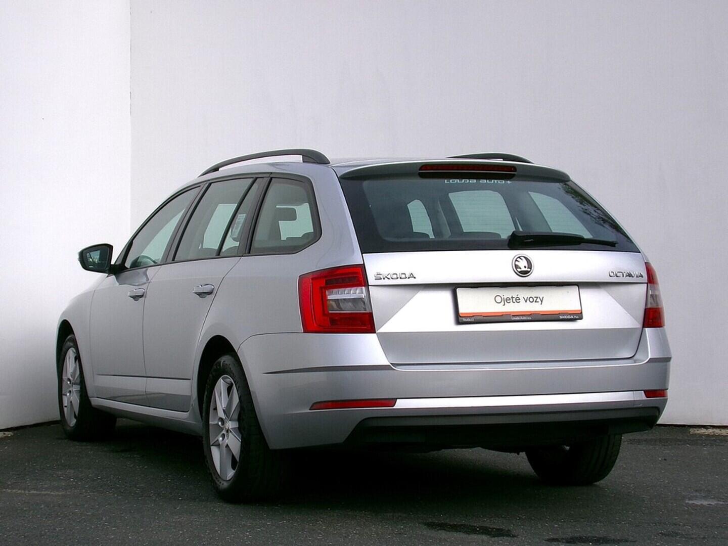 O419V07776_15.webp_OCTAVIA Ambition 1.6 TDI 85 kW manuál