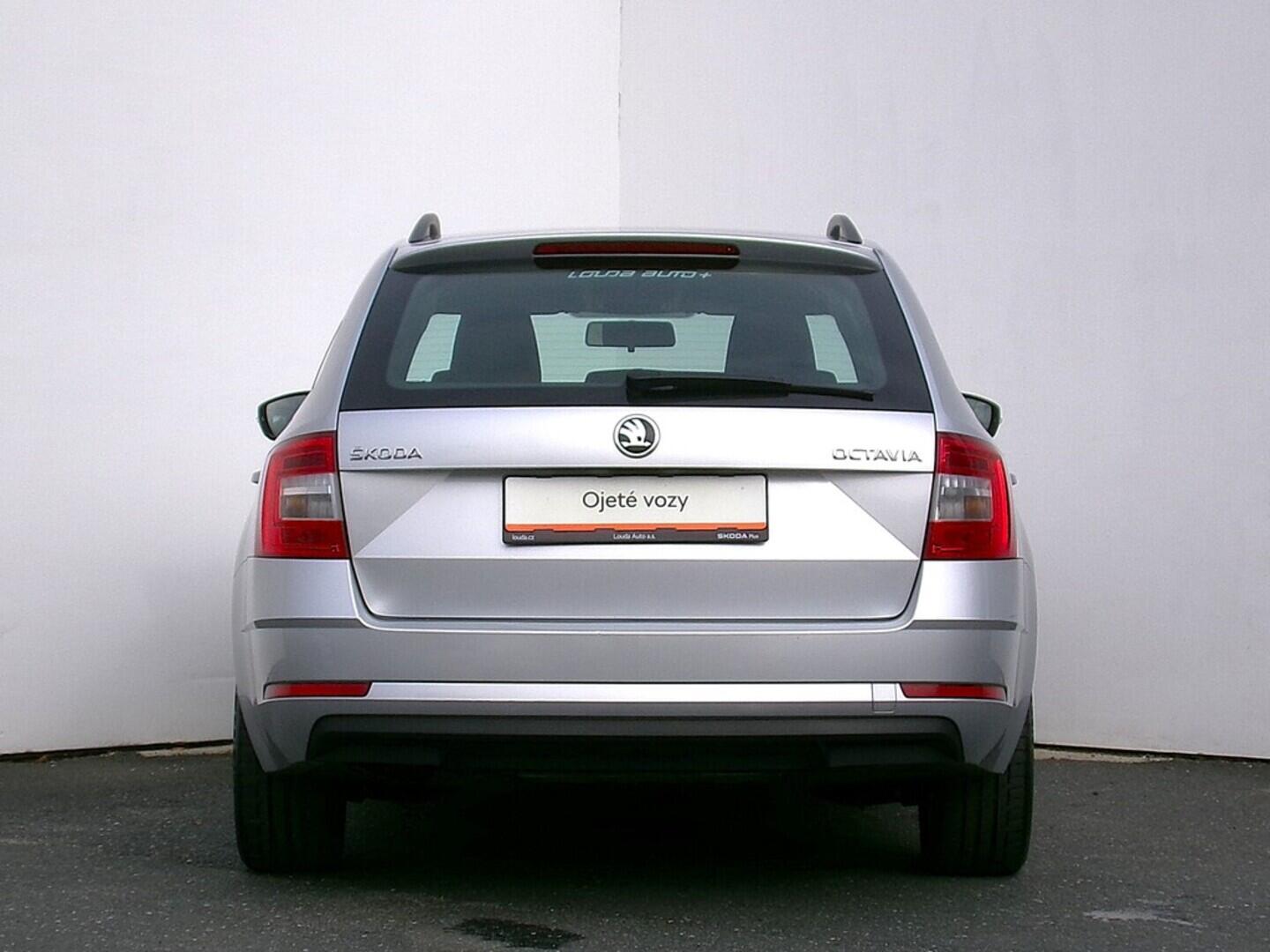 O419V07776_17.webp_OCTAVIA Ambition 1.6 TDI 85 kW manuál