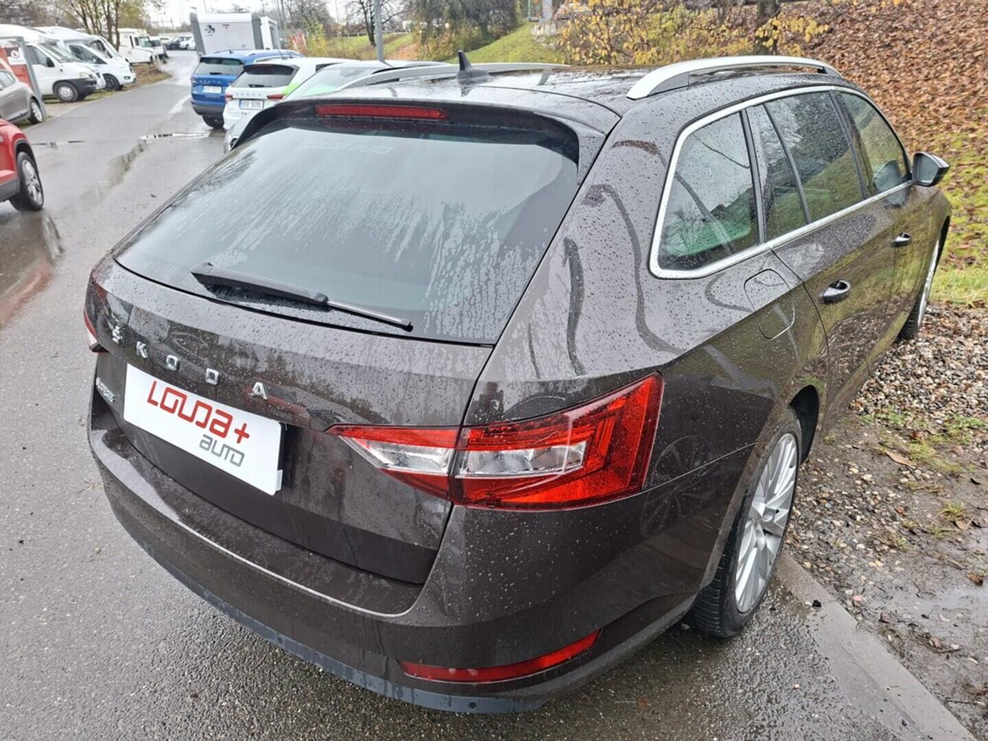 O419V07794_11.webp_SUPERB Style 2.0 TSI 140 kW automat, DPH