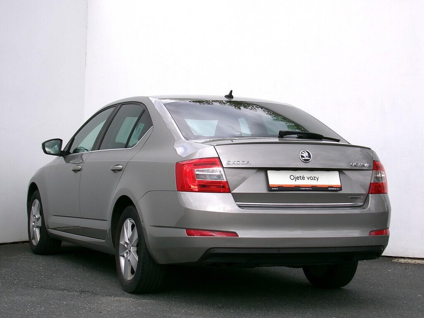 O419V07798_15.webp_OCTAVIA Green Line 1.6 TDI 81 kW manuál