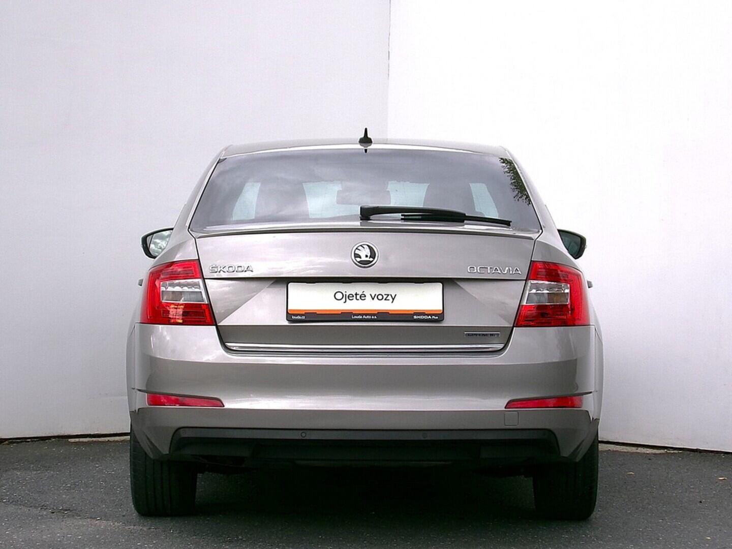 O419V07798_17.webp_OCTAVIA Green Line 1.6 TDI 81 kW manuál
