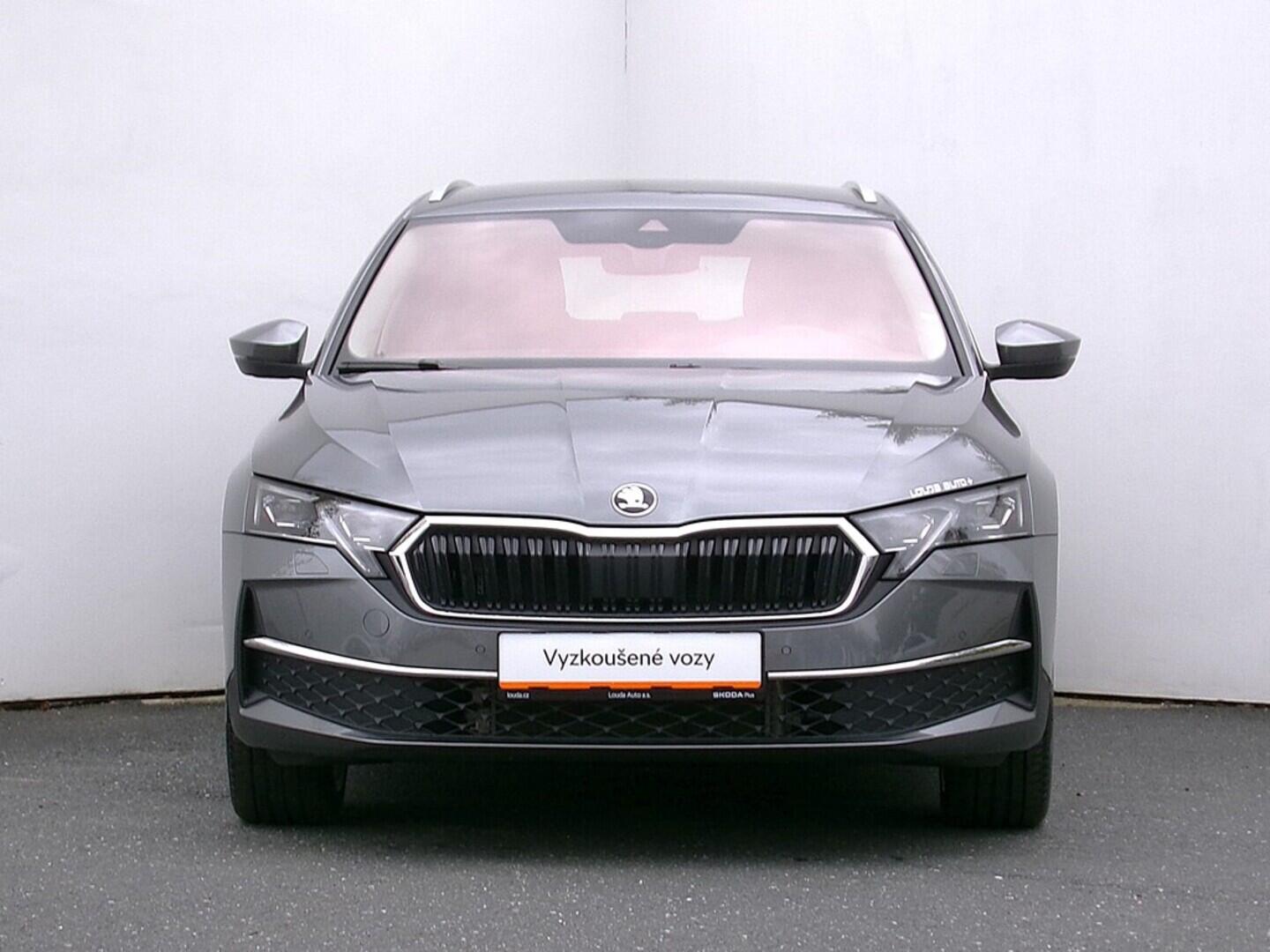 O419V07799_13.webp_OCTAVIA Selection 1.5 TSI 110 kW manuál, DPH