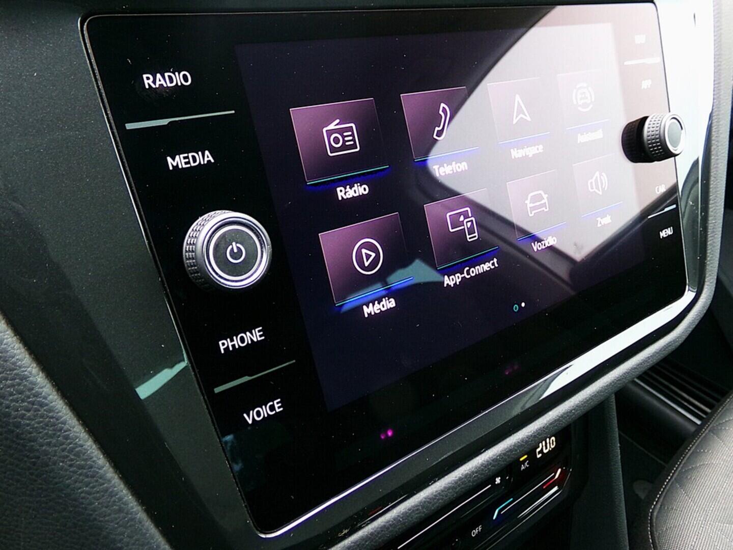 O419V07800_25.webp_TIGUAN Life 2.0 TDI 90 kW manuál