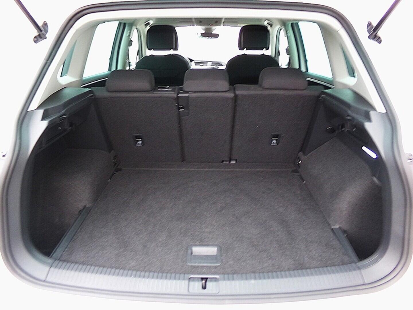 O419V07800_35.webp_TIGUAN Life 2.0 TDI 90 kW manuál