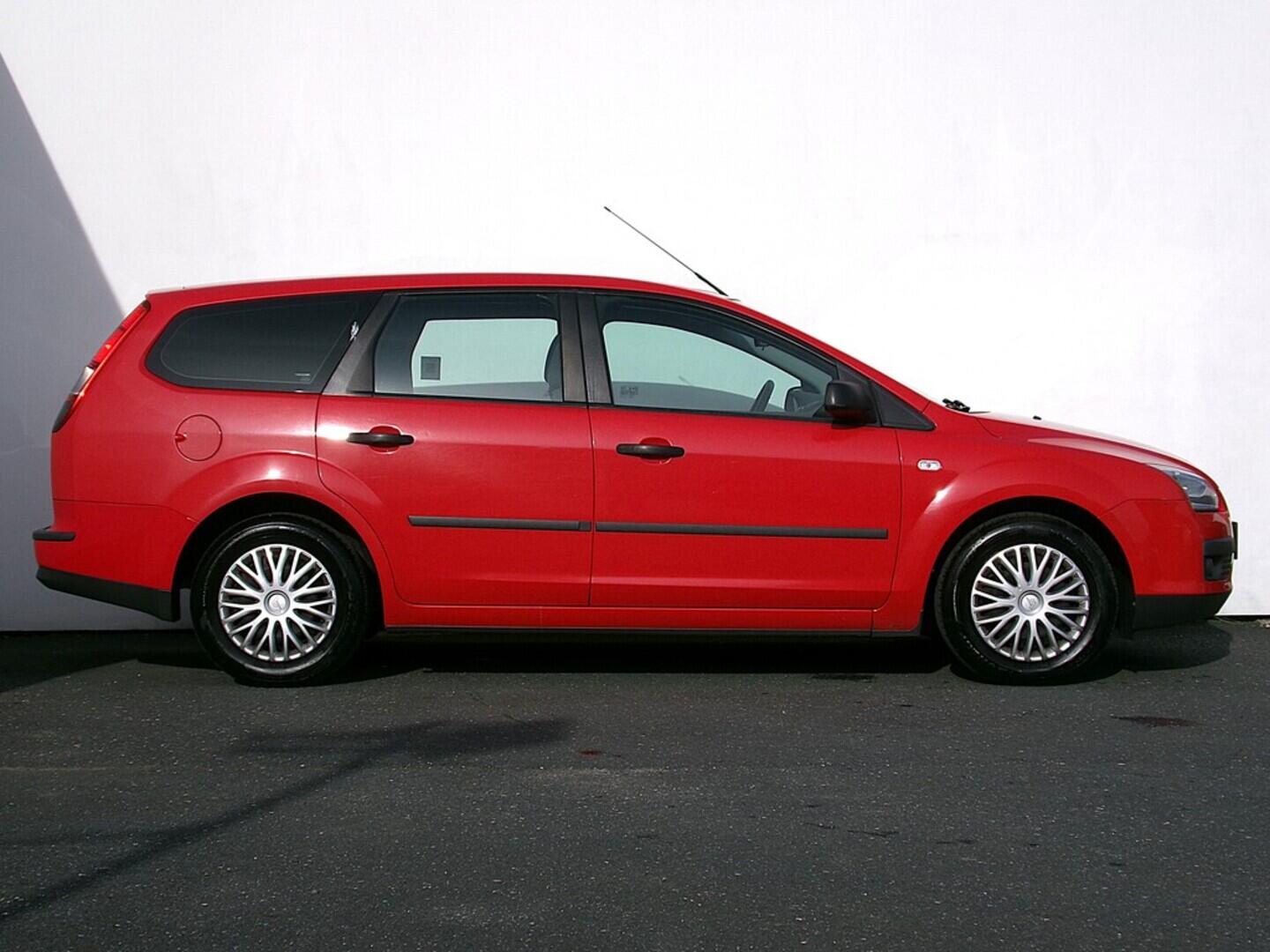 O419V07816_16.webp_FOCUS Trend 1.6  74 kW manuál