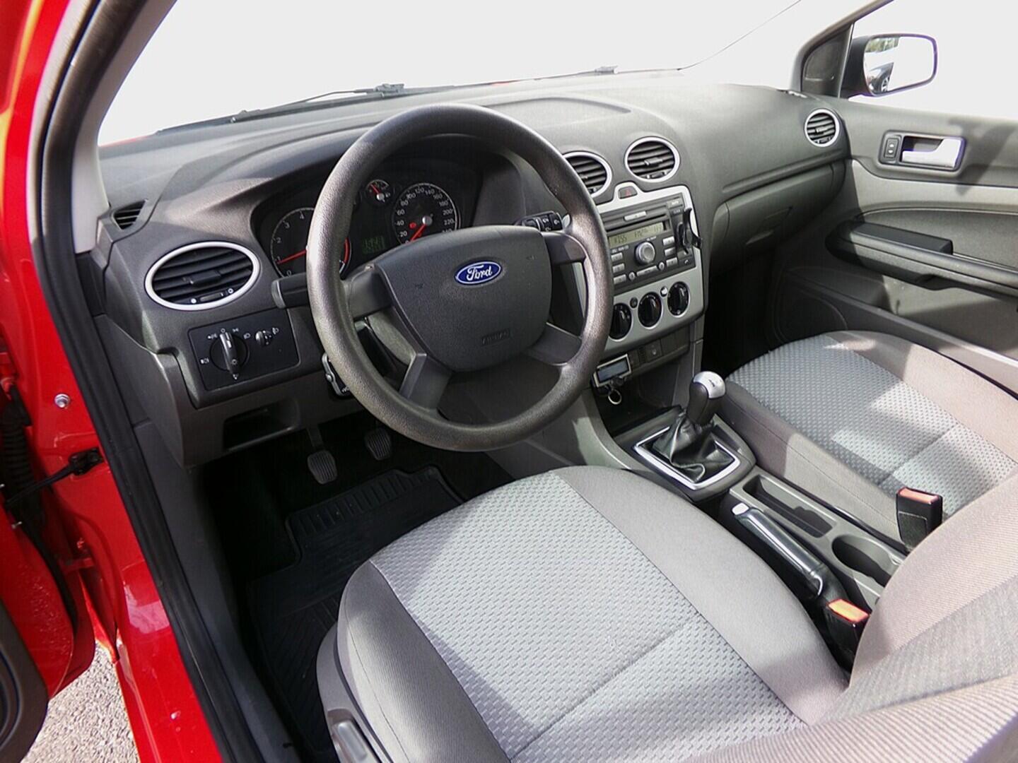 O419V07816_19.webp_FOCUS Trend 1.6  74 kW manuál