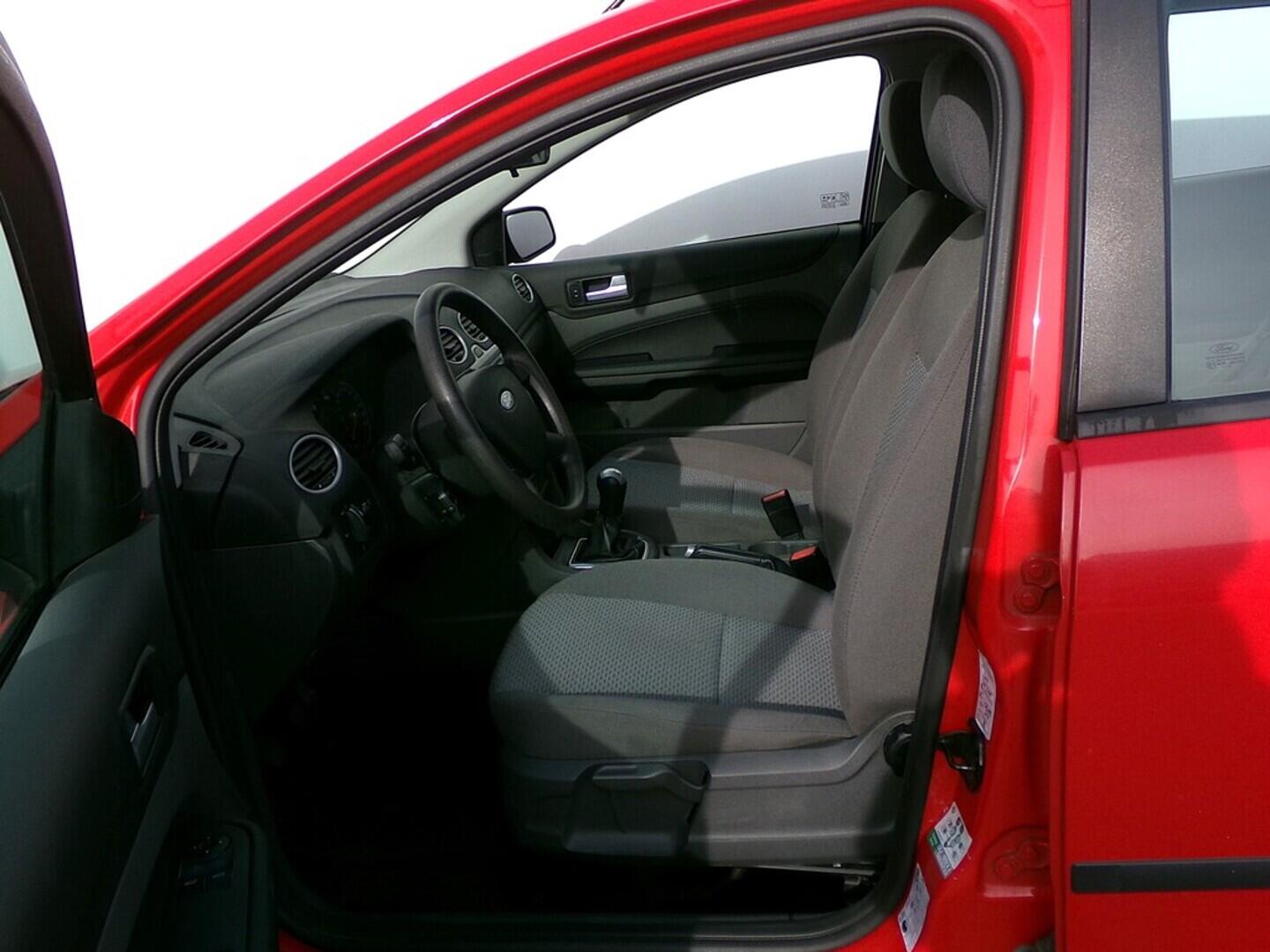 O419V07816_20.webp_FOCUS Trend 1.6  74 kW manuál