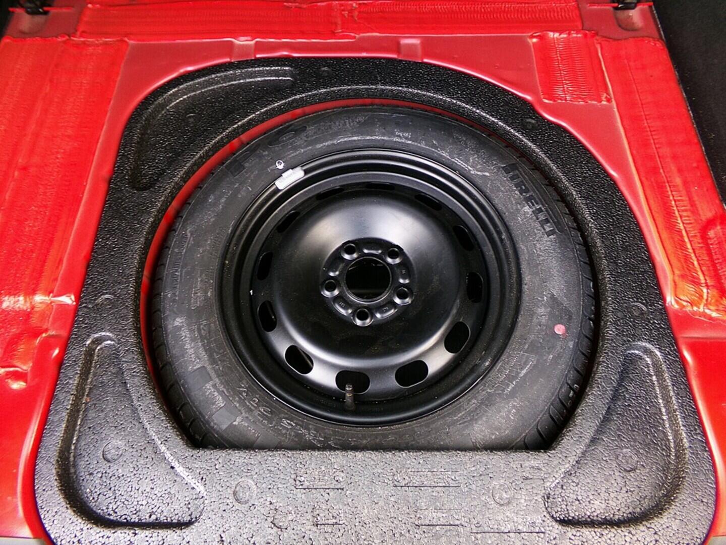 O419V07816_30.webp_FOCUS Trend 1.6  74 kW manuál